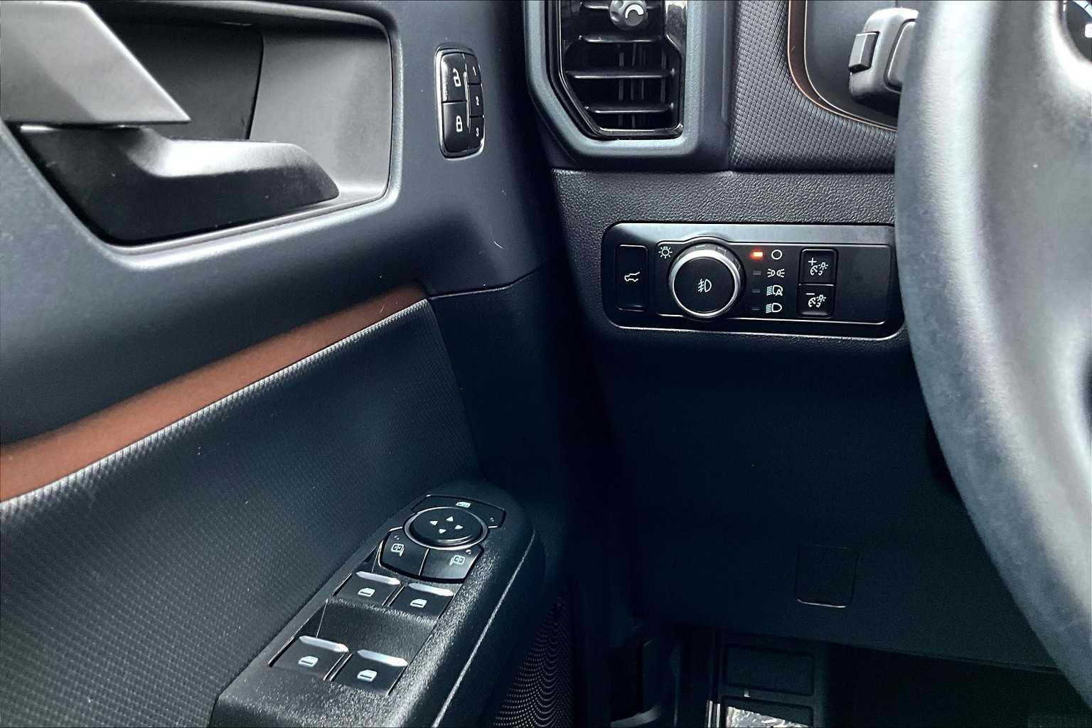2024 Ford Bronco Sport Outer Banks photo 30
