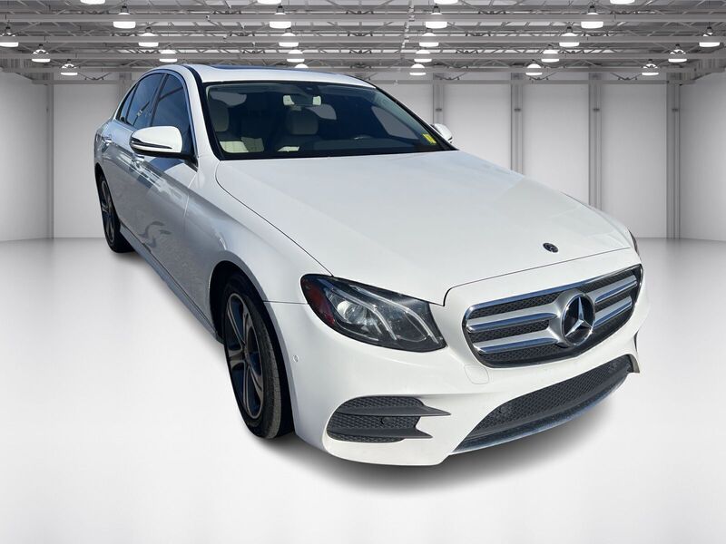 2018 Mercedes Benz E 300 4MATIC photo 3