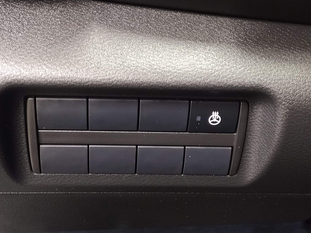 2021 Nissan Kicks SR photo 20