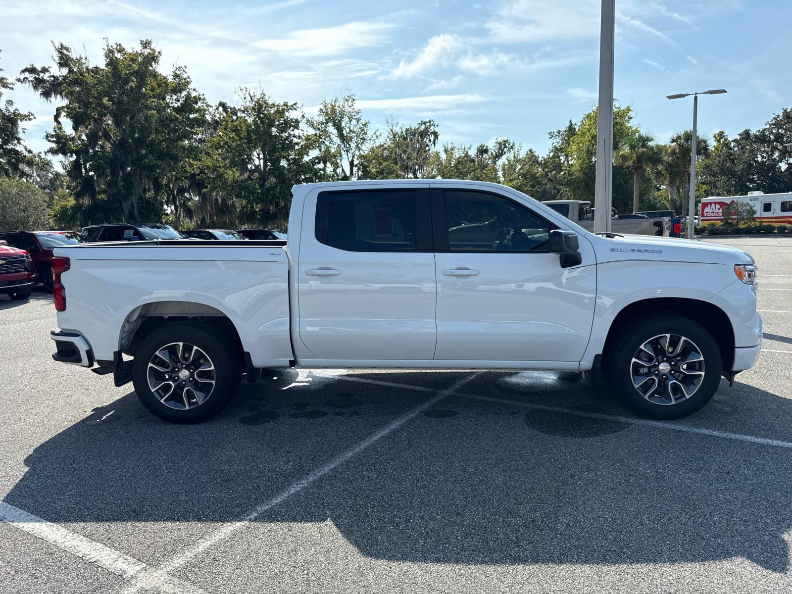 2024 Chevrolet Silverado 1500 RST photo 7