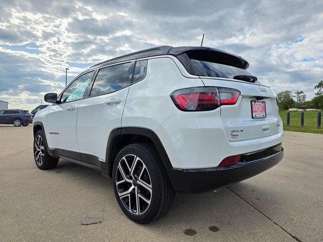 2025 Jeep Compass Limited photo 5