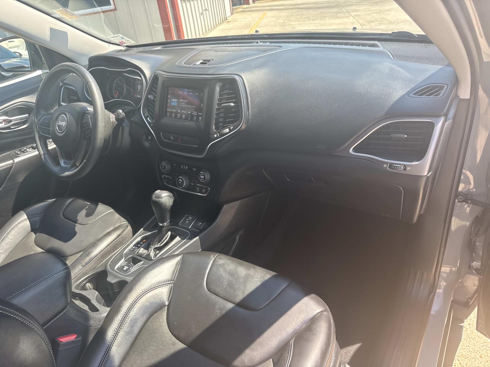 2020 Jeep Cherokee Latitude photo 11