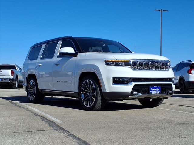 2022 Jeep Grand Wagoneer Series III's photo