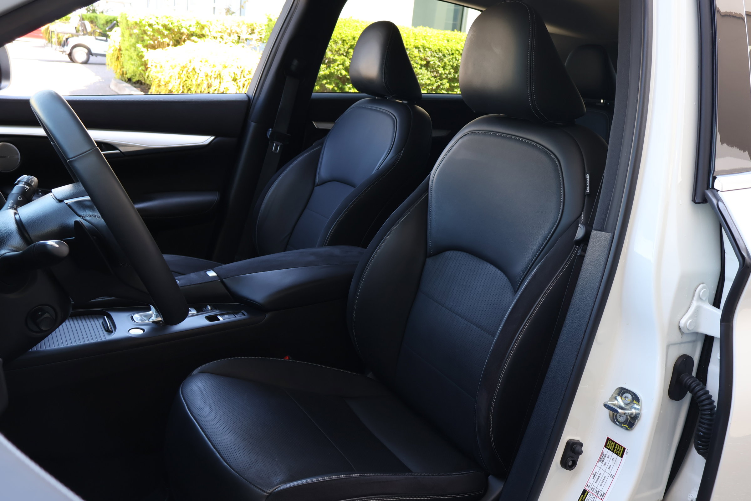 2022 Infiniti QX50 Sensory photo 2