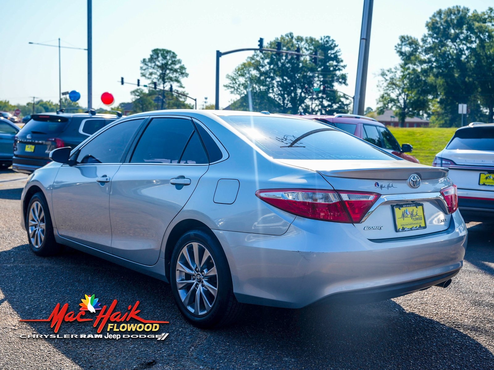 2017 Toyota Camry XLE photo 3