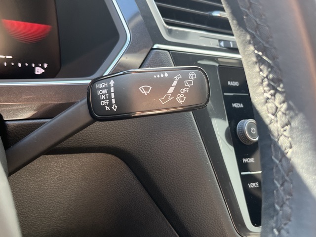 2024 Volkswagen Tiguan SE R-Line Black photo 39