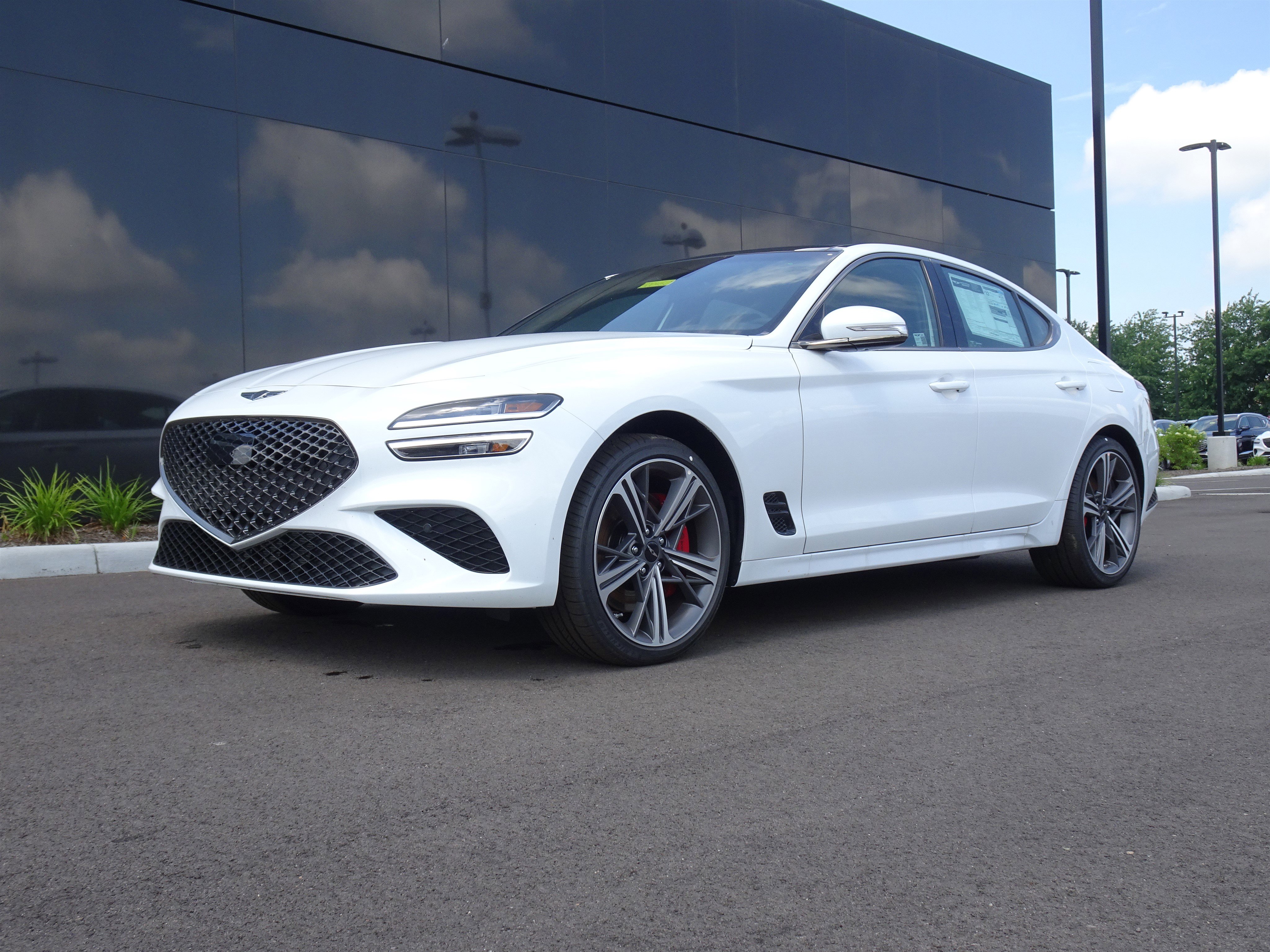 2025 GENESIS G70 Standard's photo