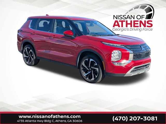 2024 Mitsubishi Outlander SE's photo