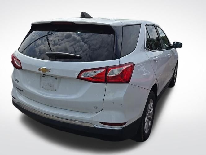 2021 Chevrolet Equinox LT photo 2