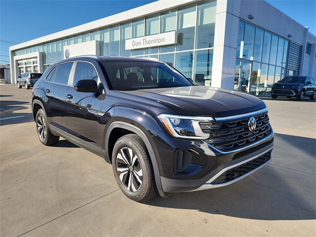 2026 Volkswagen Atlas Cross Sport SE's photo
