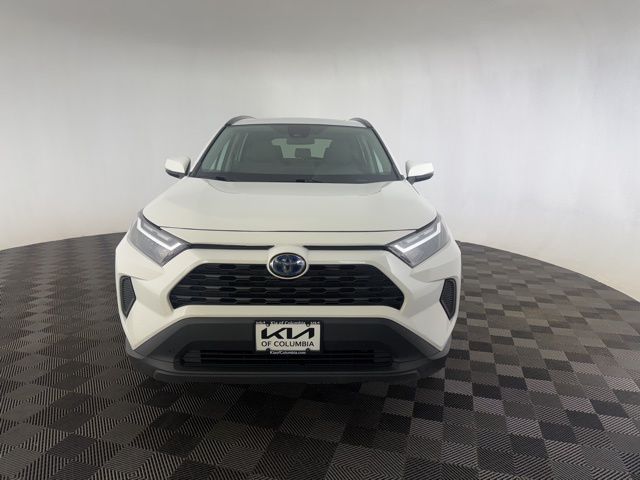 2022 Toyota RAV4 Hybrid XLE photo 2