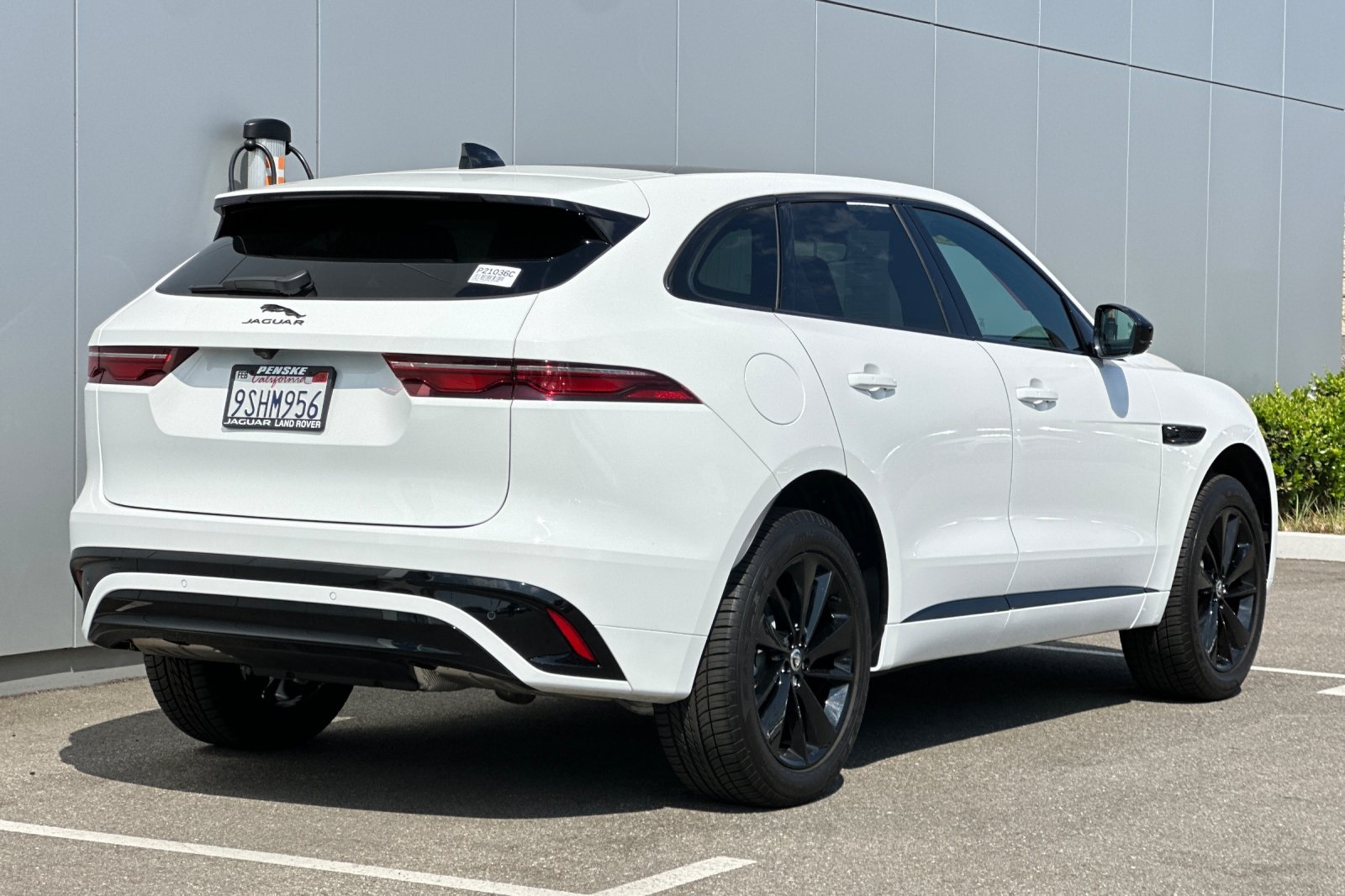 2025 Jaguar F-PACE P250 R-Dynamic S photo 3