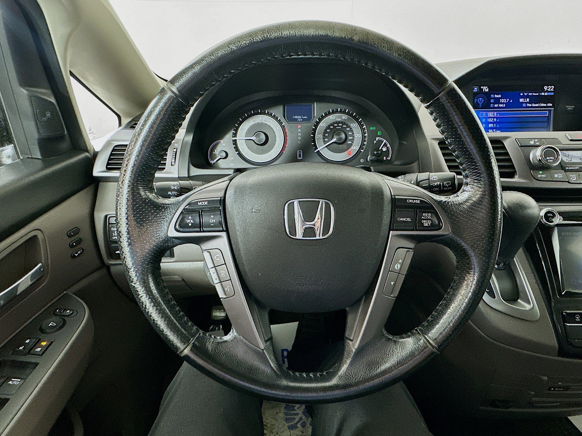 2014 Honda Odyssey Touring photo 11