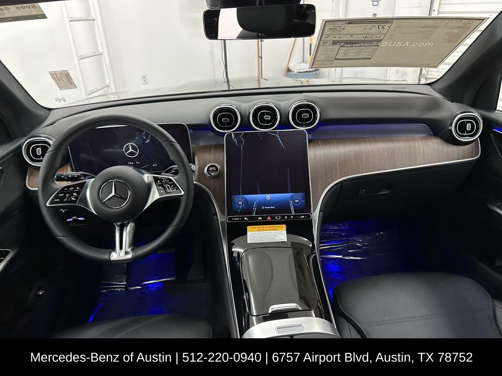 2025 Mercedes Benz GLC 300 photo 11