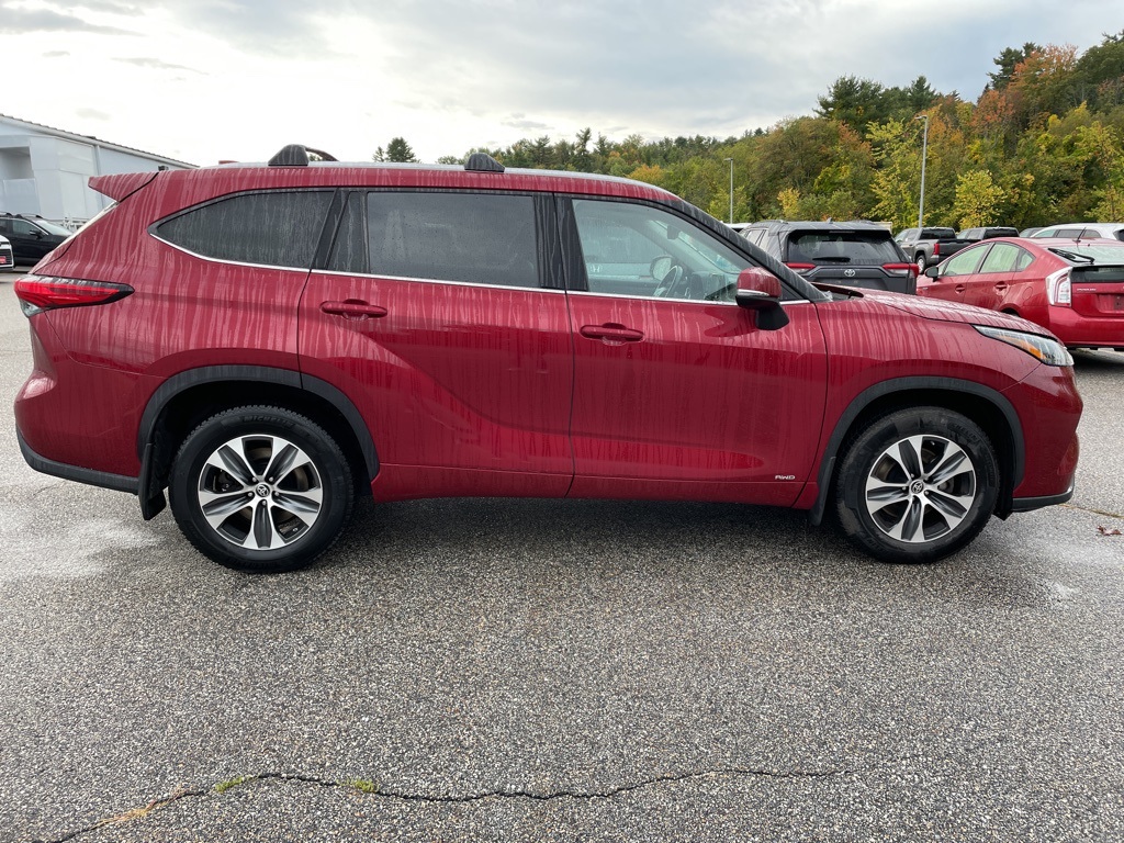 2022 Toyota Highlander Hybrid XLE photo 3