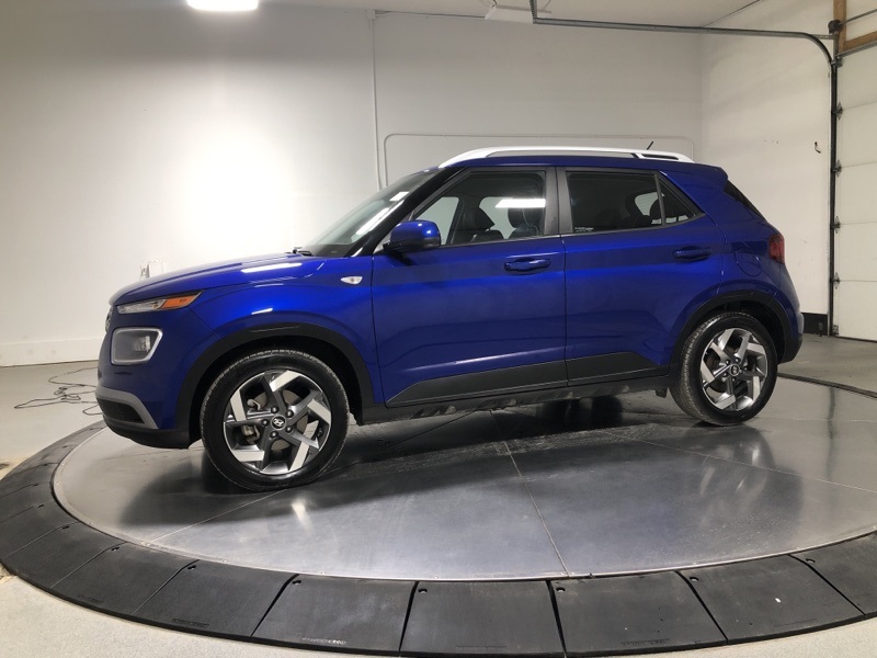 2023 Hyundai Venue Limited photo 4