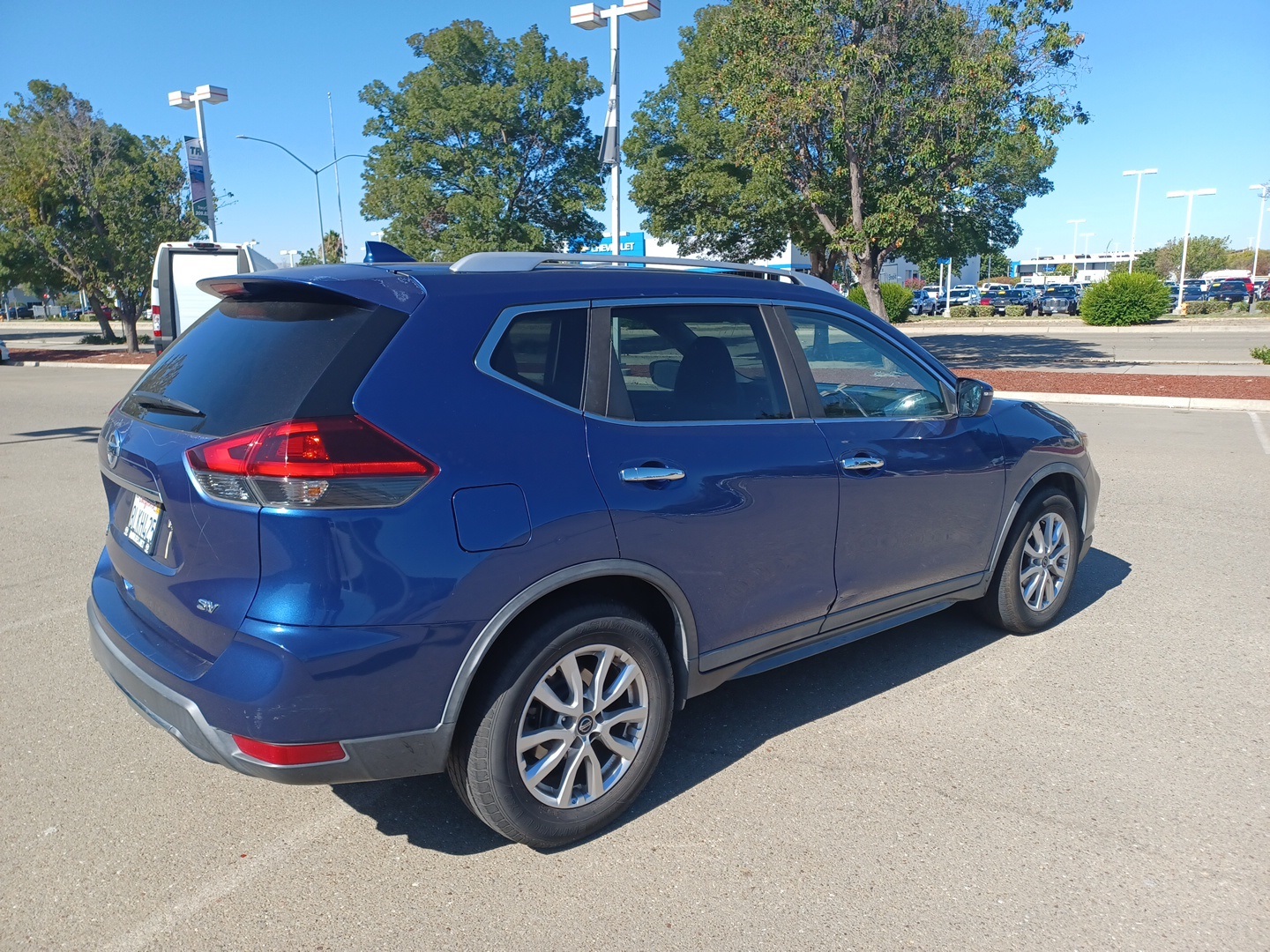 2018 Nissan Rogue SV photo 4