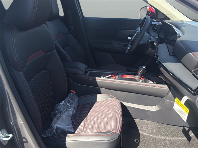 2026 Nissan Kicks SR photo 10