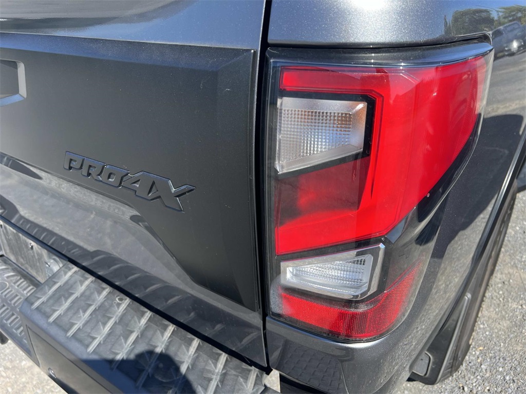 2021 Nissan Titan PRO-4X photo 15