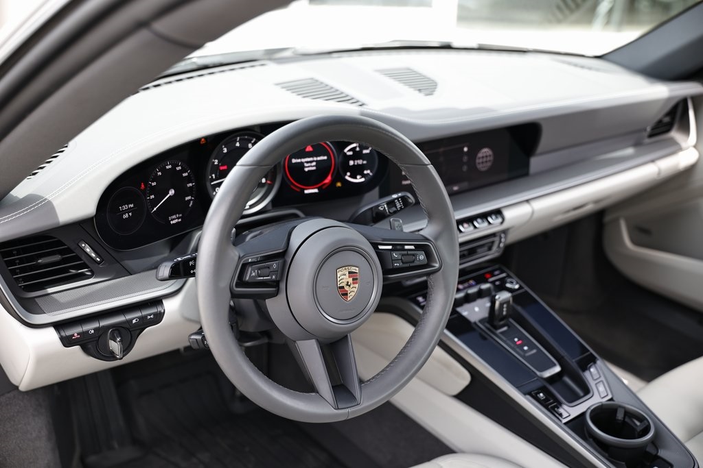 2024 Porsche 911 T 4 photo 4
