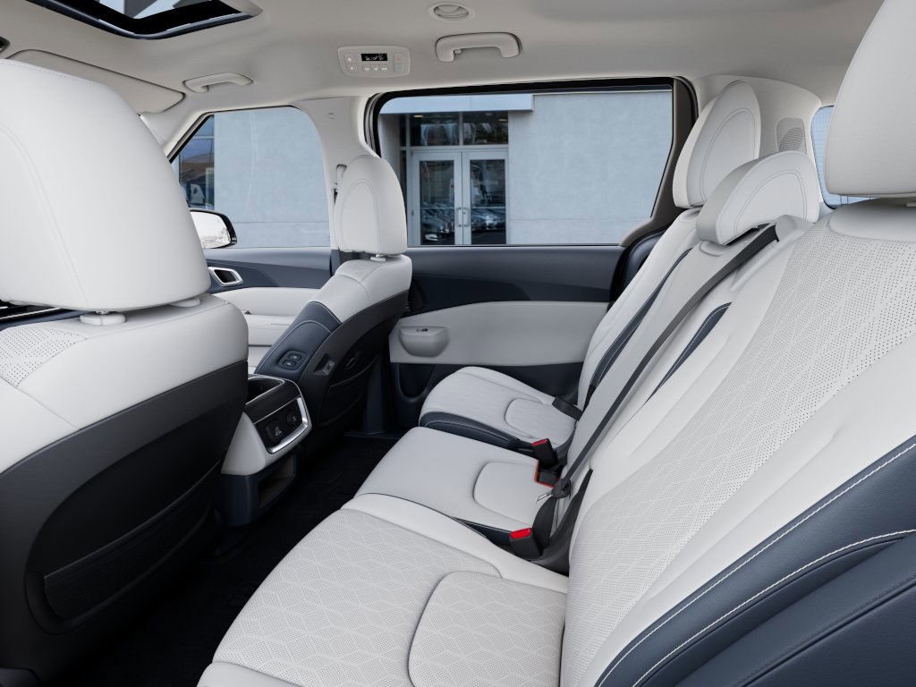 2026 Kia Carnival SX photo 10