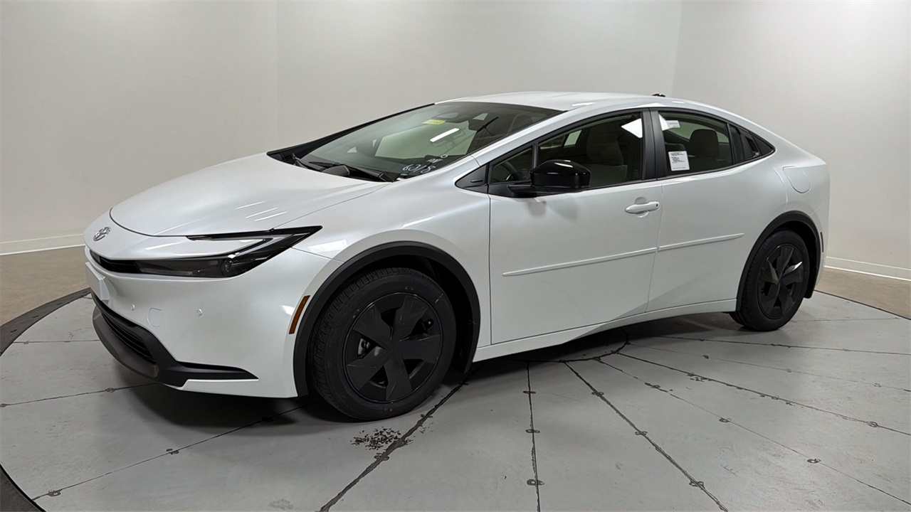 2026 Toyota Prius LE's photo