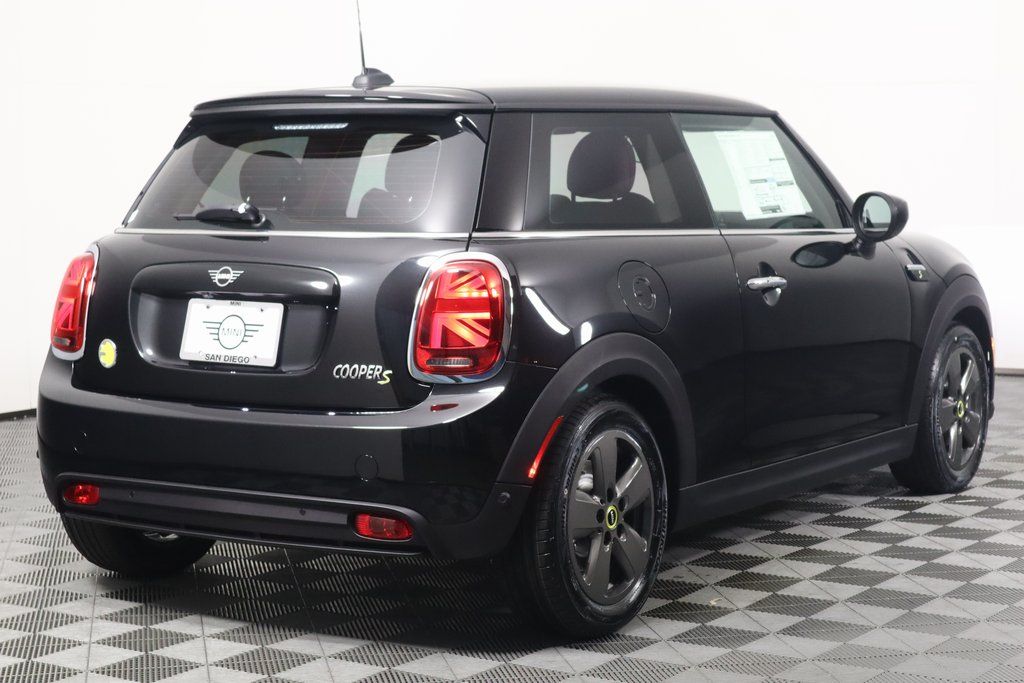 Used 2024 MINI Hardtop 2 Door SE with VIN WMW13DJ09R2V84950 for sale in San Diego, CA