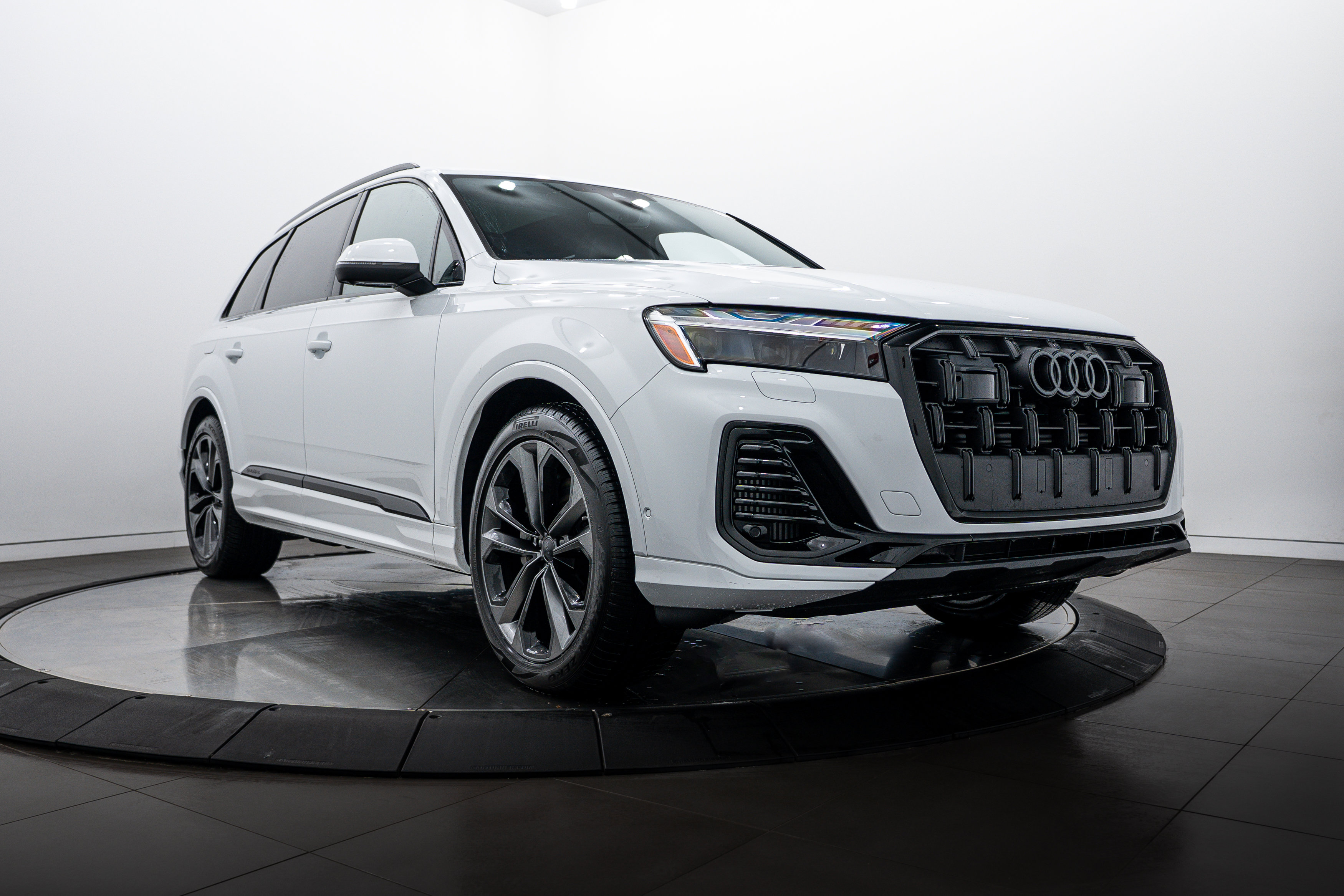 2026 Audi Q7 Prestige's photo