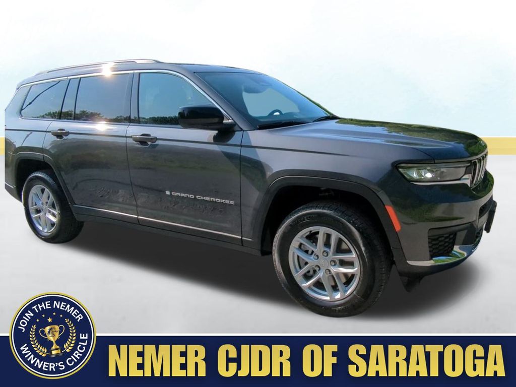2025 Jeep Grand Cherokee L Laredo's photo