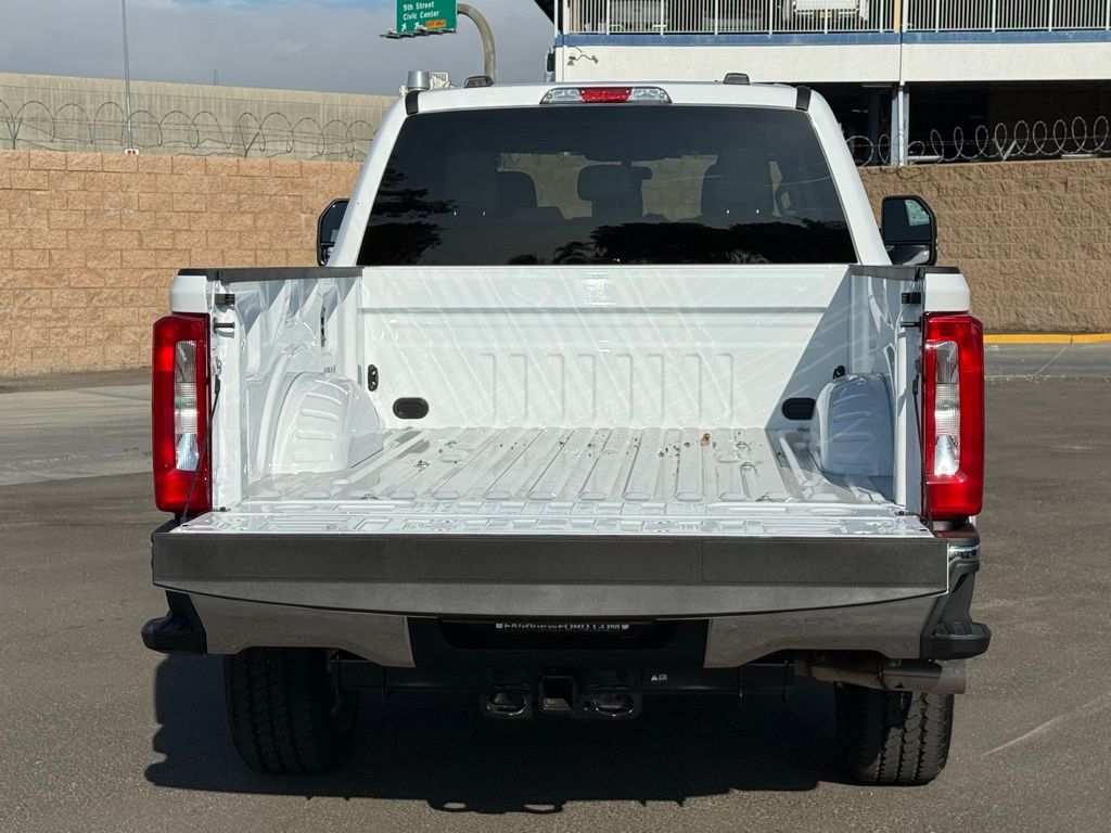 2026 Ford F-250 XLT photo 14