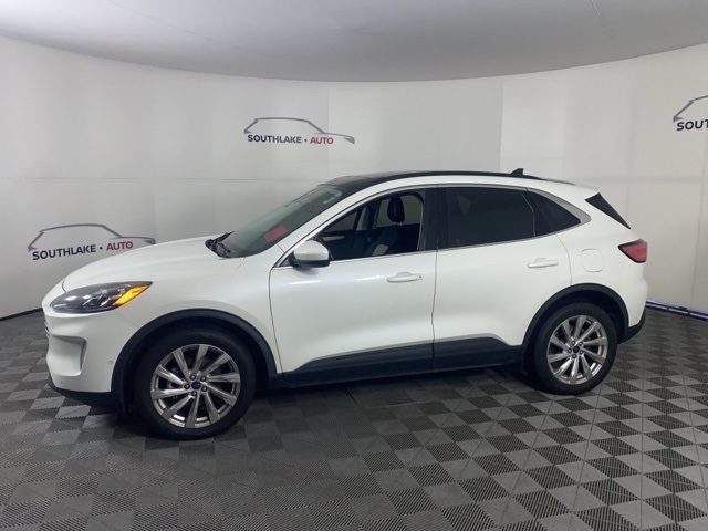 2022 Ford Escape Titanium photo 3