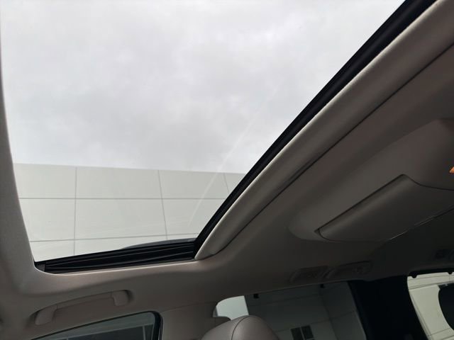 2016 Toyota Sequoia Platinum photo 9