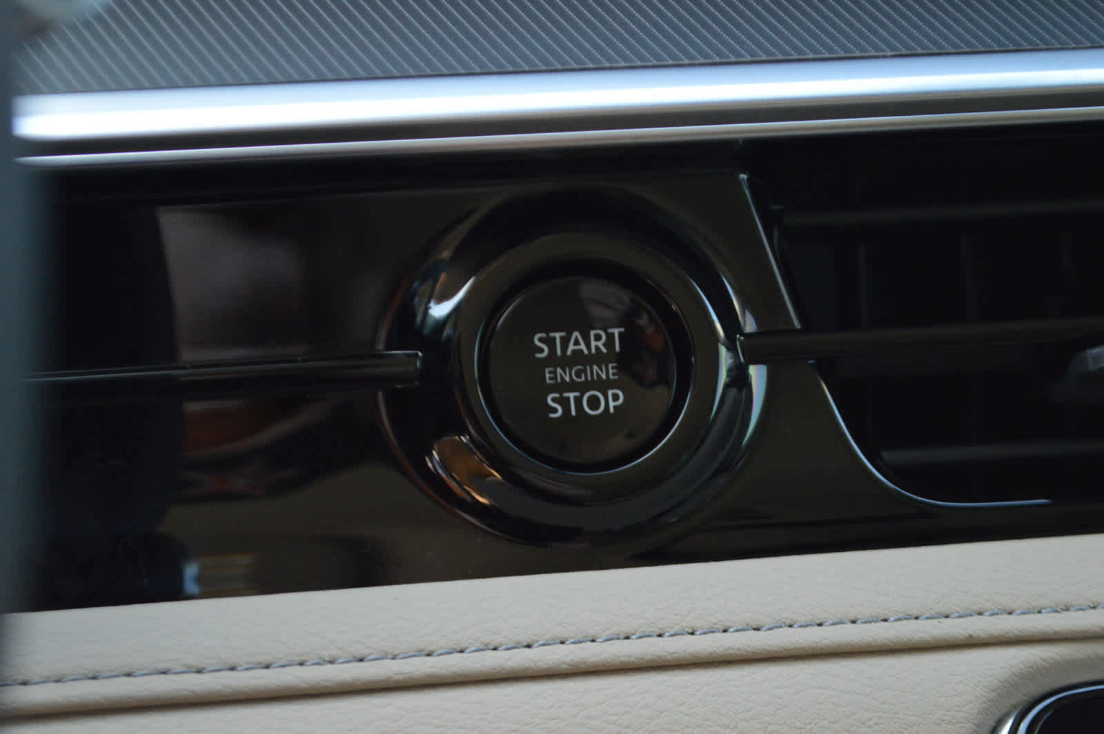 2025 Infiniti QX80 Pure photo 14