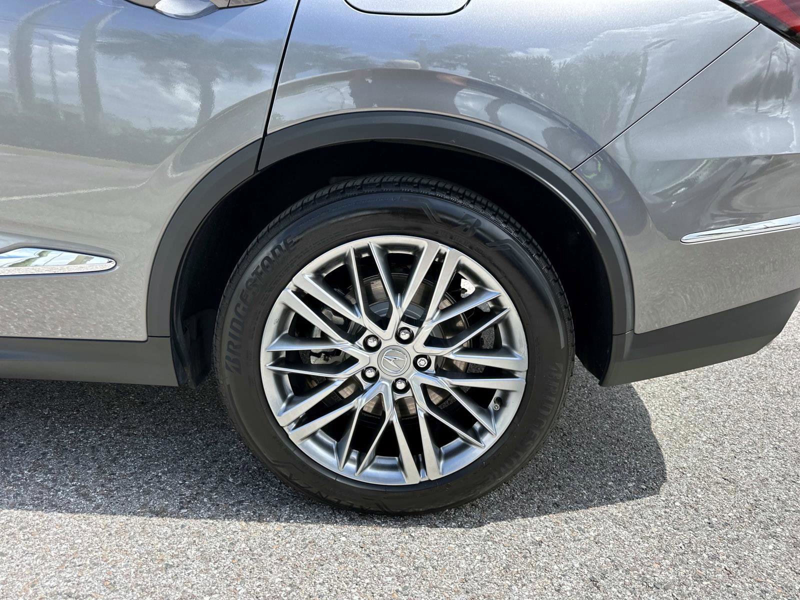 2024 Acura MDX SH-AWD Advance photo 11