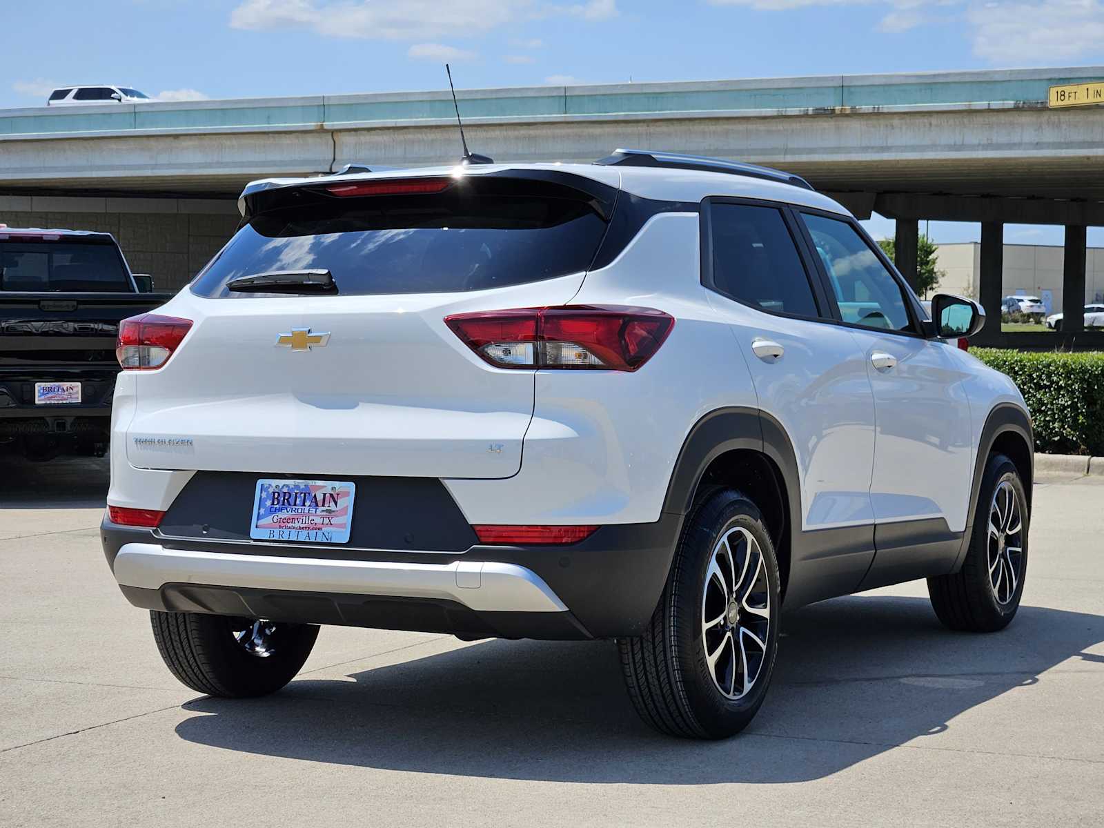 2026 Chevrolet Trailblazer LT photo 3