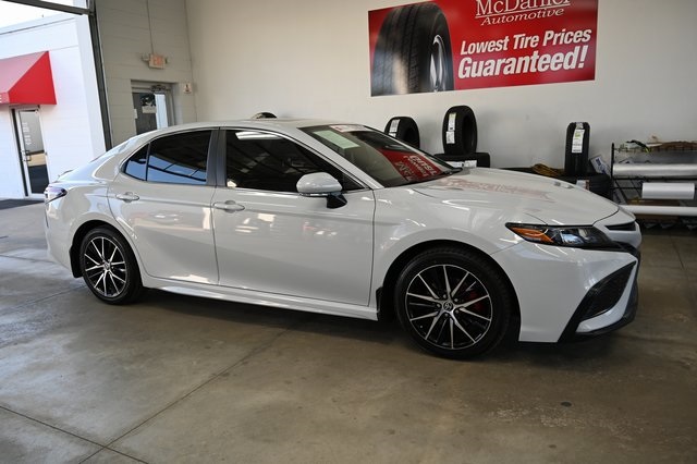 2023 Toyota Camry SE photo 4