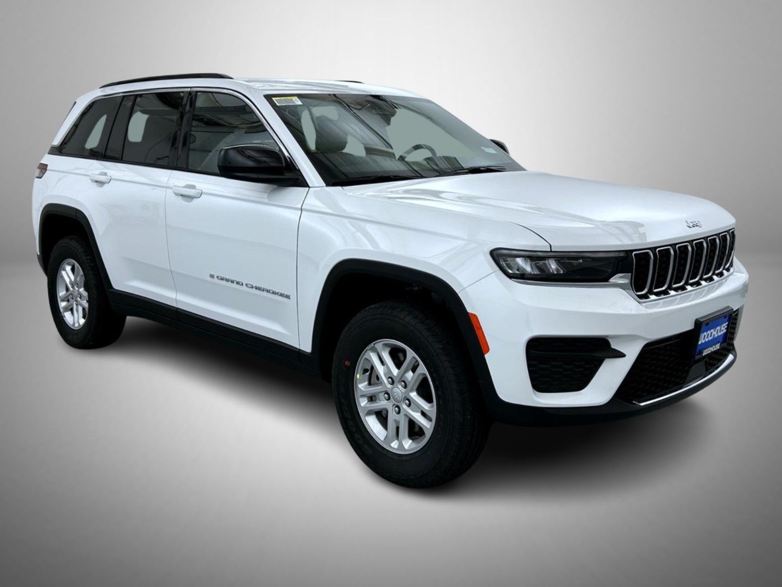 2025 Jeep Grand Cherokee Laredo photo 3