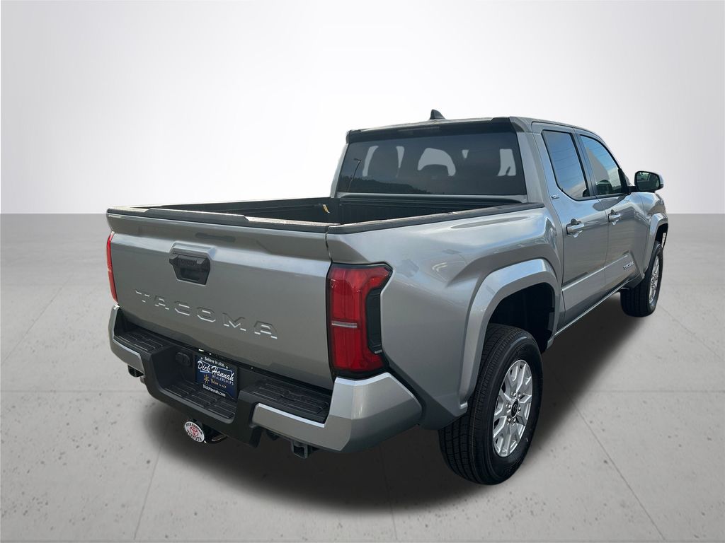 2025 Toyota Tacoma SR5 photo 7