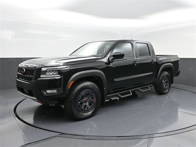 2025 Nissan Frontier PRO-4X photo 3