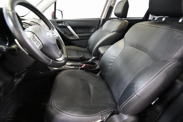 2014 Subaru Forester 2.0XT Touring photo 6