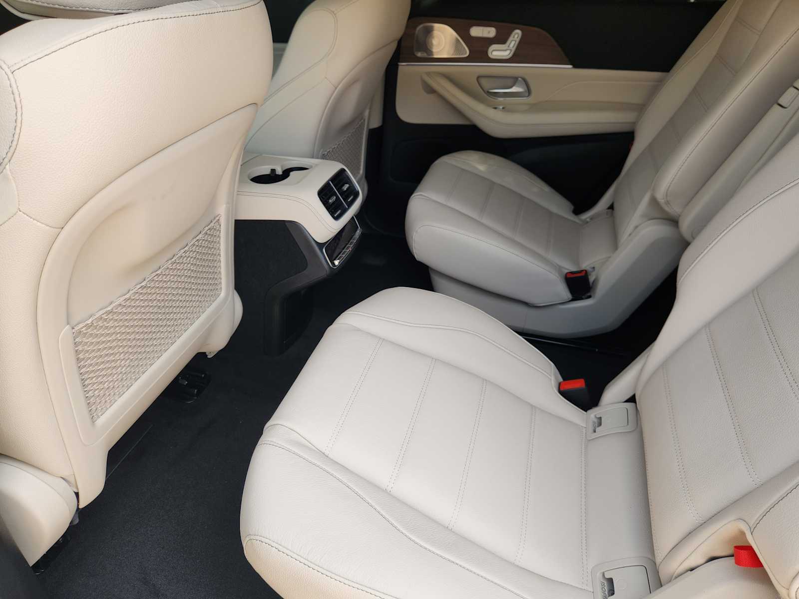 2026 Mercedes Benz GLS 450 4MATIC photo 18