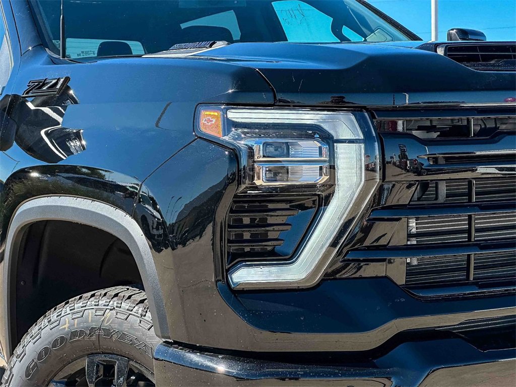 2026 Chevrolet Silverado 2500HD LTZ photo 3