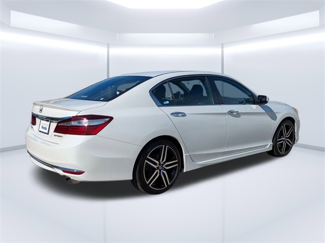 2017 Honda Accord Sport photo 4