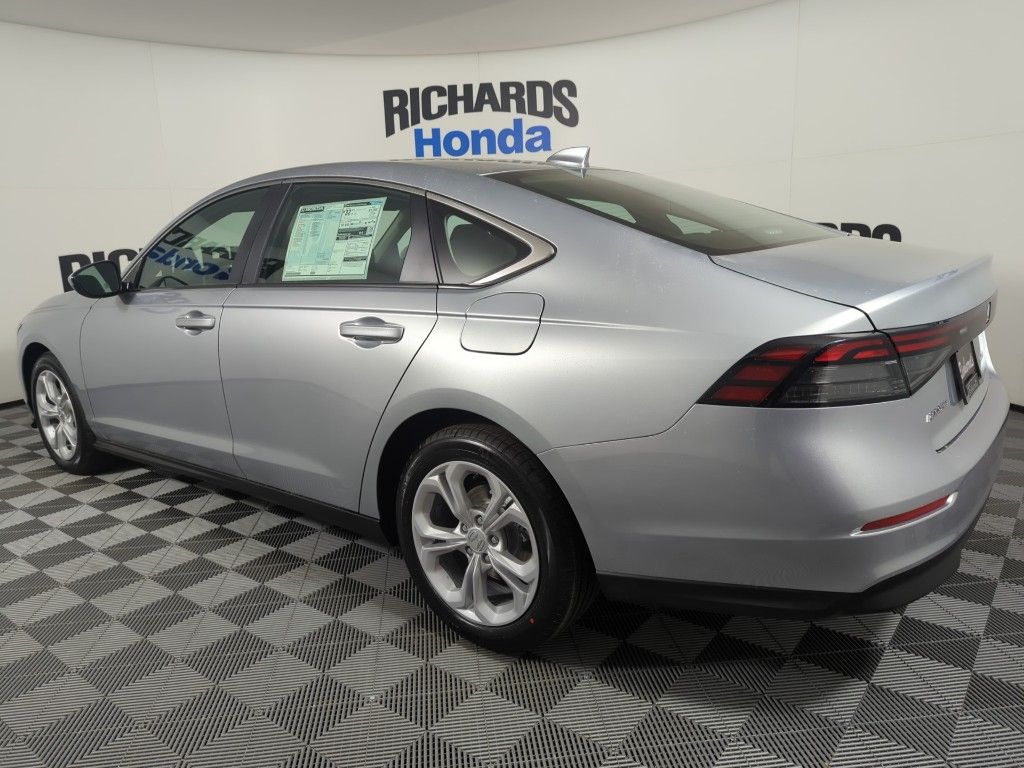 2025 Honda Accord LX 1.5T photo 2