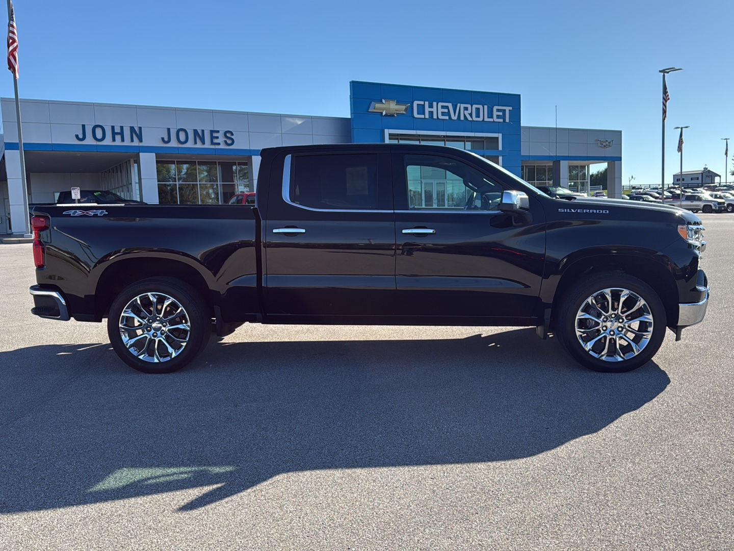 2023 Chevrolet Silverado 1500 LTZ photo 3