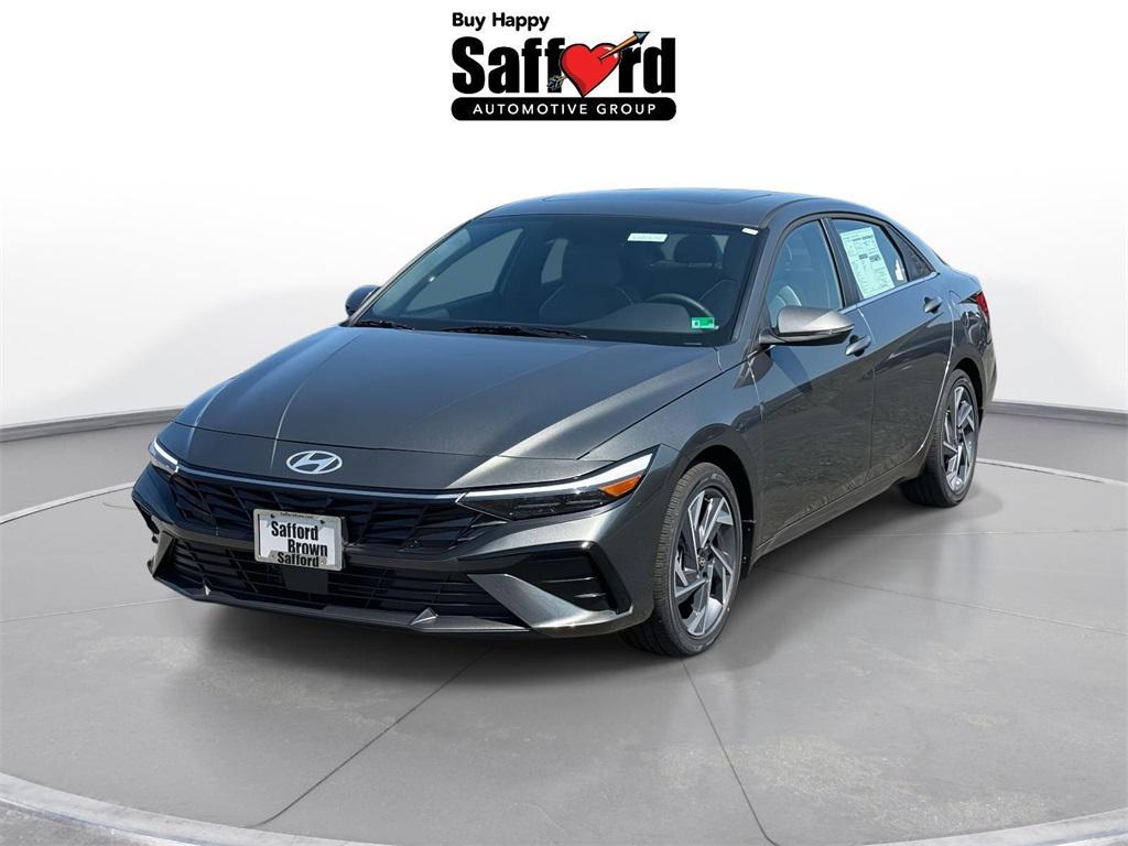 2025 Hyundai Elantra Limited's photo