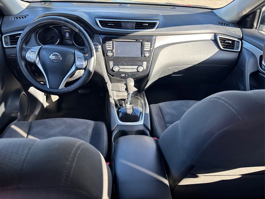 2016 Nissan Rogue SV photo 19