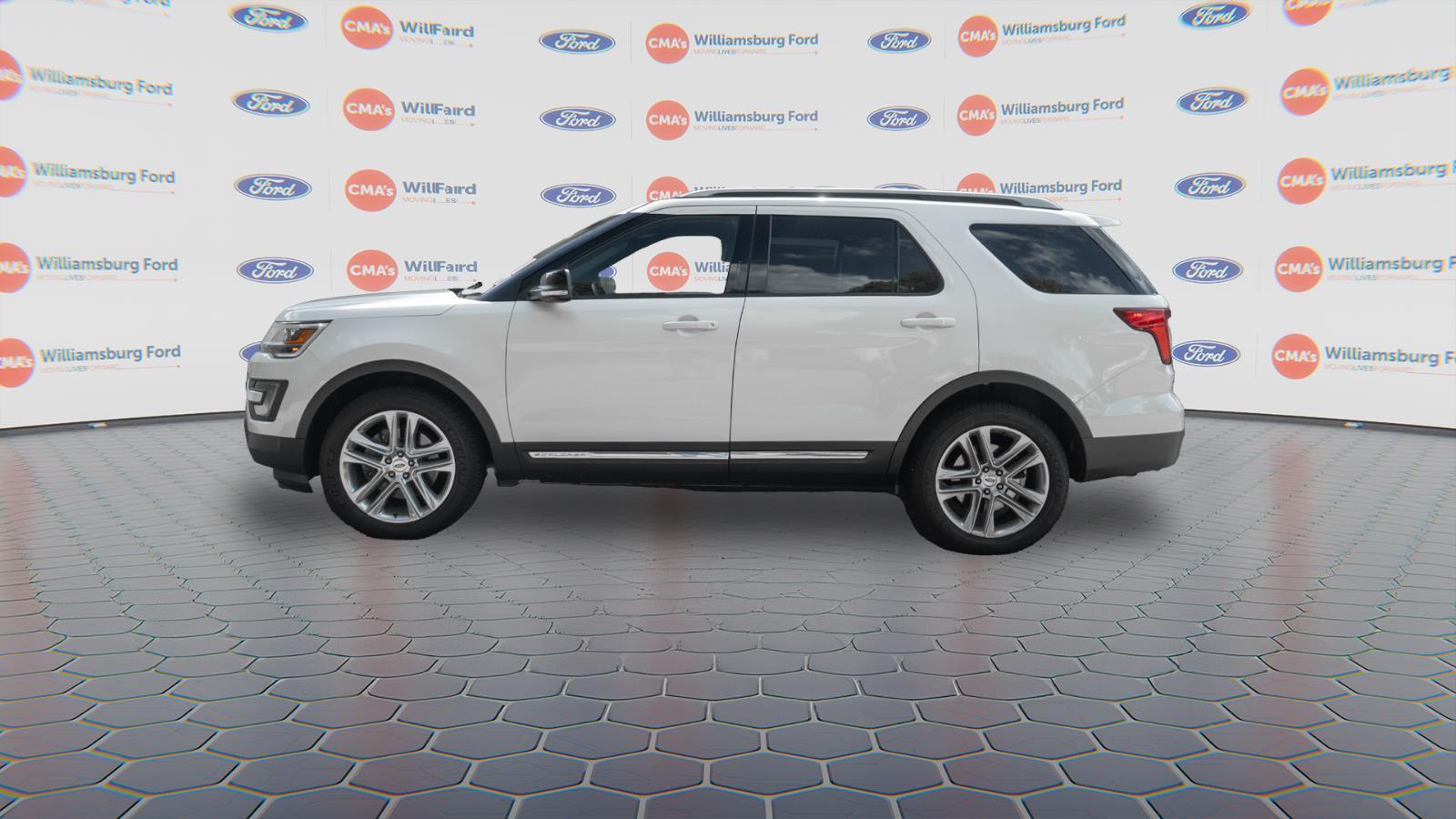2017 Ford Explorer XLT photo 4