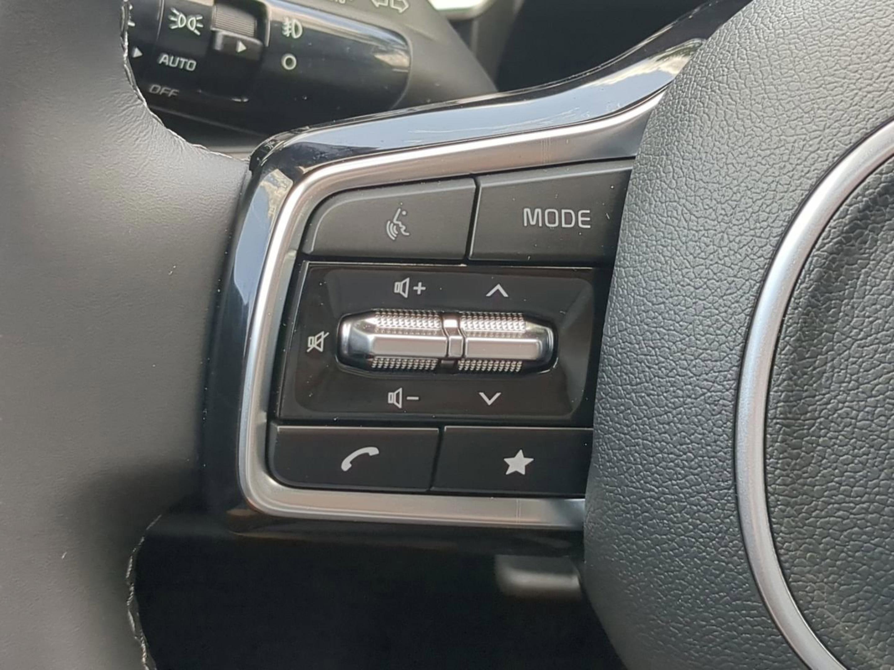 2025 Kia Sorento EX photo 28