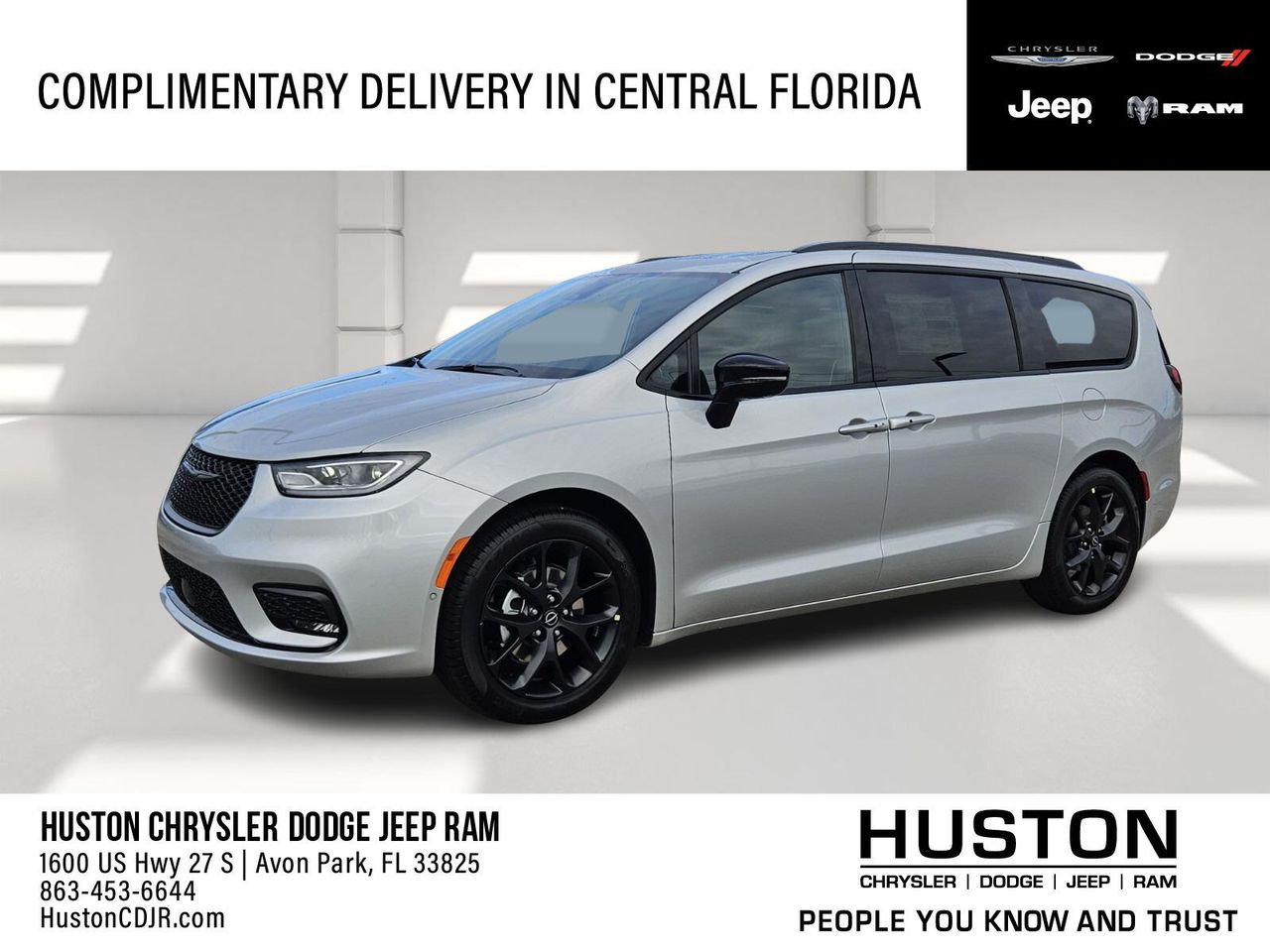 2026 Chrysler Pacifica Limited's photo